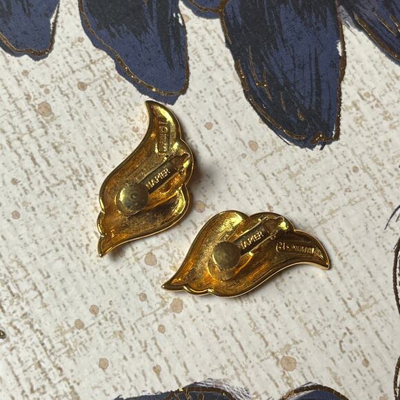 Vintage Designer Luxe Gold Wing Earrings by Napier - Picture 2 of 6